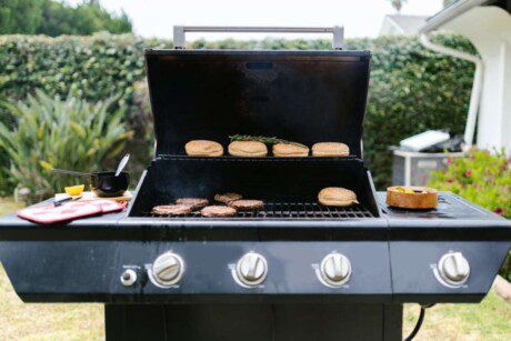 Tendencia de verano. Una terraza con barbacoa I INMHOGAR ÁVILA