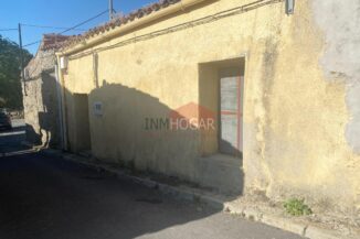 CASA CON PATIO EN VENTA EN SAN MIGUEL DEL CORJENA