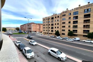 PISO CON TERRAZA EN UNIVERSIDAD(ÁVILA) 05003 90