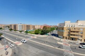 ESPECTACULAR VIVIENDA EN LA ZONA DEL ALCAMPO