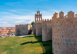 BARRIOS DE ÁVILA: CENTRO Y ZONA AMURALLADA